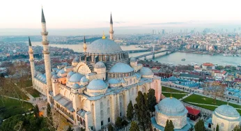ANTIGA MESQUITA DA SULTANA-MÃE (Atik Valide Camii)