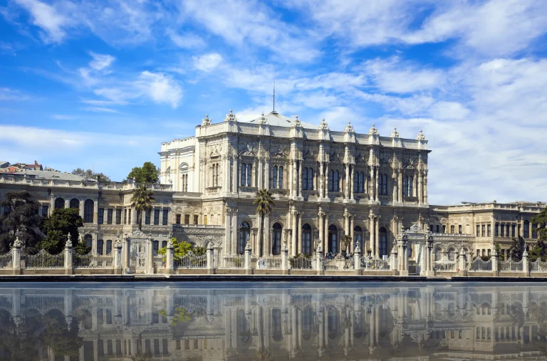 PALÁCIO DOLMABAHÇE (Dolmabahçe Sarayi)